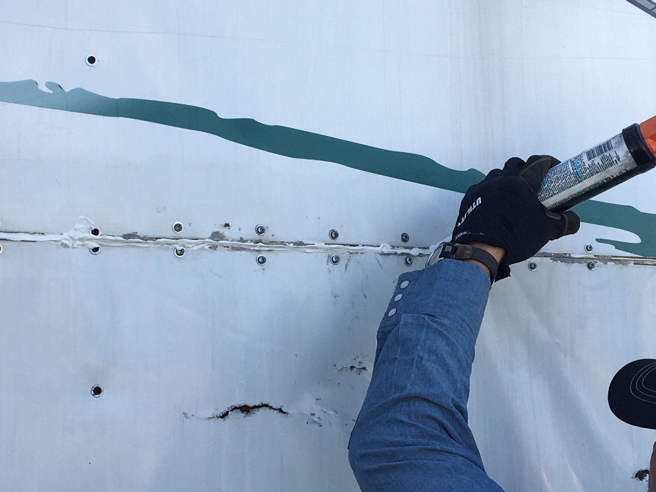 seal screw every 4 inches